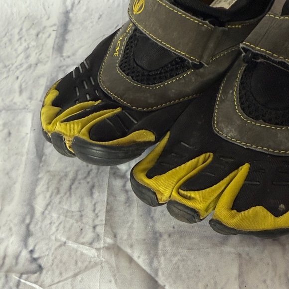 Body Glove Kids Water Shoes - Charcoal and Yellow - Picture 3 of 6